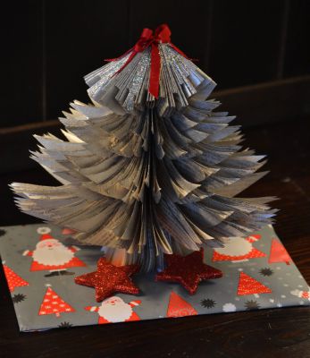 Bucher schneiden Buch falten Weihnachtsbaum