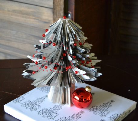 Bucher schneiden Buch falten Weihnachtsbaum