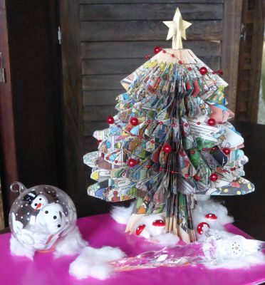 Bucher schneiden Buch falten Weihnachtsbaum