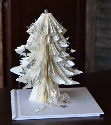 Bucher schneiden Buch falten Weihnachtsbaum