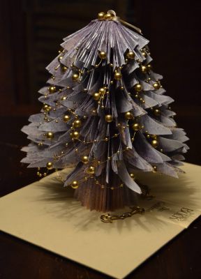 Bucher schneiden Buch falten Weihnachtsbaum