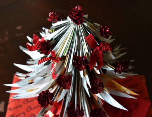 Bucher schneiden Buch falten Weihnachtsbaum