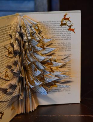 Bucher schneiden Buch falten Weihnachtsbaum