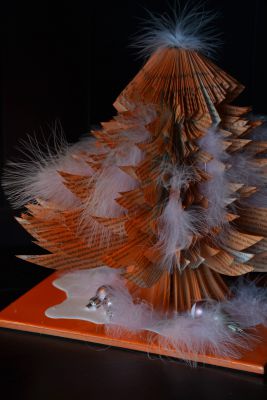 Bucher schneiden Buch falten Weihnachtsbaum
