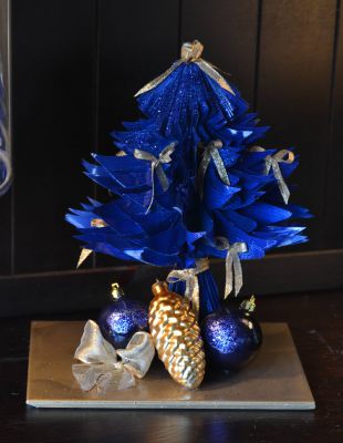 Bucher schneiden Buch falten Weihnachtsbaum