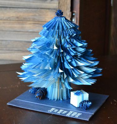Bucher schneiden Buch falten Weihnachtsbaum