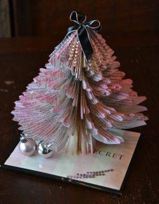 Bucher schneiden Buch falten Weihnachtsbaum