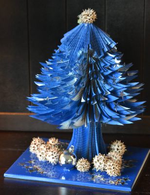 Bucher schneiden Buch falten Weihnachtsbaum