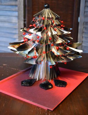 Bucher schneiden Buch falten Weihnachtsbaum