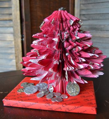 Bucher schneiden Buch falten Weihnachtsbaum