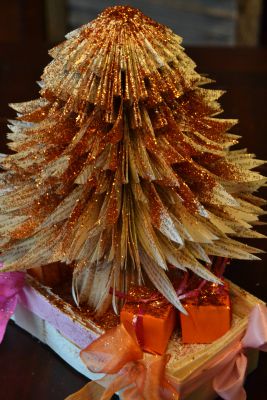 Bucher schneiden Buch falten Weihnachtsbaum