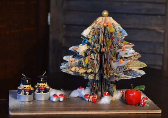 Bucher schneiden Buch falten Weihnachtsbaum