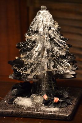 Bucher schneiden Buch falten Weihnachtsbaum