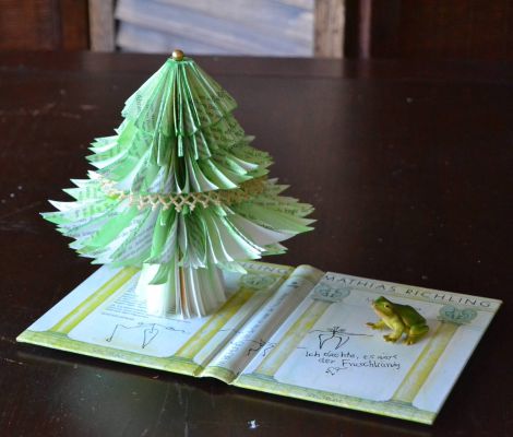 Bucher schneiden Buch falten Weihnachtsbaum