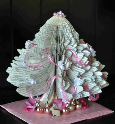 Bucher schneiden Buch falten Weihnachtsbaum