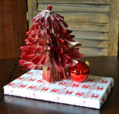 Bucher schneiden Buch falten Weihnachtsbaum