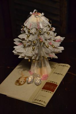 Bucher schneiden Buch falten Weihnachtsbaum