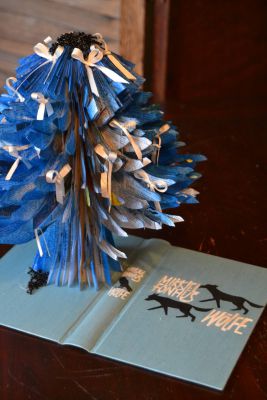Bucher schneiden Buch falten Weihnachtsbaum