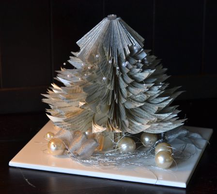 Bucher schneiden Buch falten Weihnachtsbaum