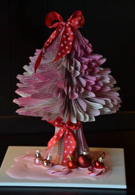 Bucher schneiden Buch falten Weihnachtsbaum
