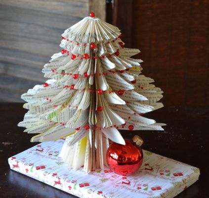 Bucher schneiden Buch falten Weihnachtsbaum