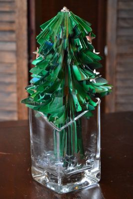 Bucher schneiden Buch falten Weihnachtsbaum