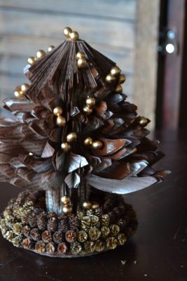 Bucher schneiden Buch falten Weihnachtsbaum