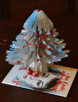 Bucher schneiden Buch falten Weihnachtsbaum