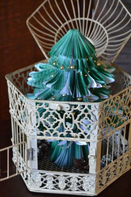 Bucher schneiden Buch falten Weihnachtsbaum