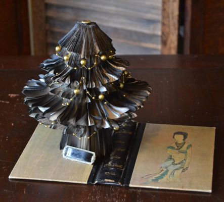 Bucher schneiden Buch falten Weihnachtsbaum
