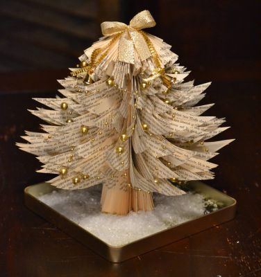 Bucher schneiden Buch falten Weihnachtsbaum