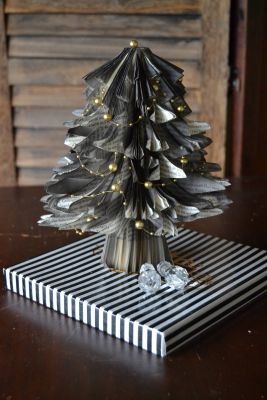 Bucher schneiden Buch falten Weihnachtsbaum