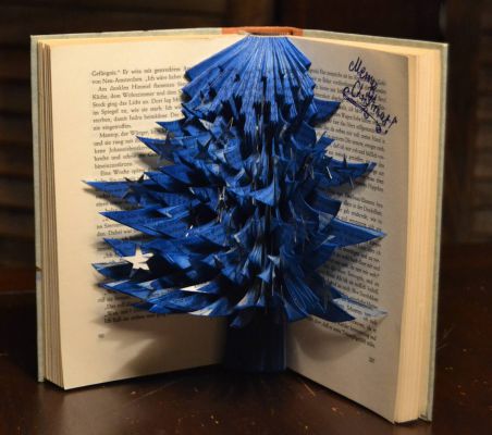 Bucher schneiden Buch falten Weihnachtsbaum