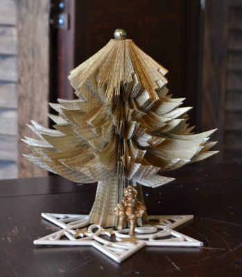 Bucher schneiden Buch falten Weihnachtsbaum