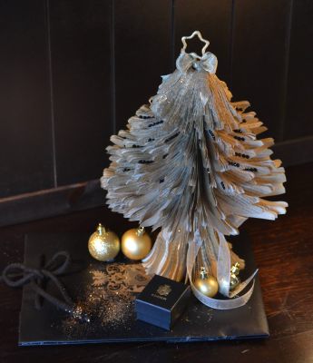 Bucher schneiden Buch falten Weihnachtsbaum