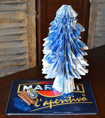 Bucher schneiden Buch falten Weihnachtsbaum