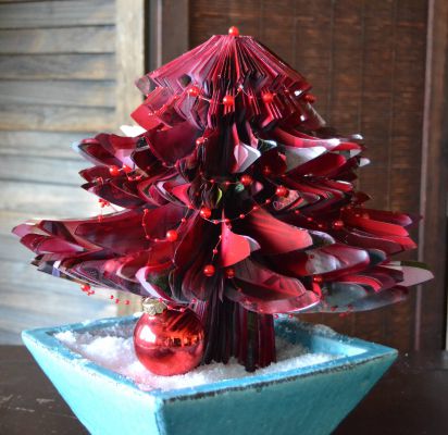 Bucher schneiden Buch falten Weihnachtsbaum