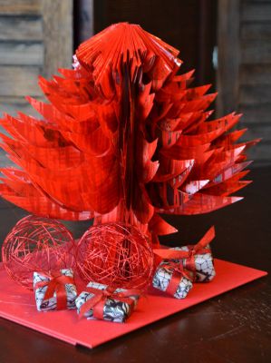 Bucher schneiden Buch falten Weihnachtsbaum