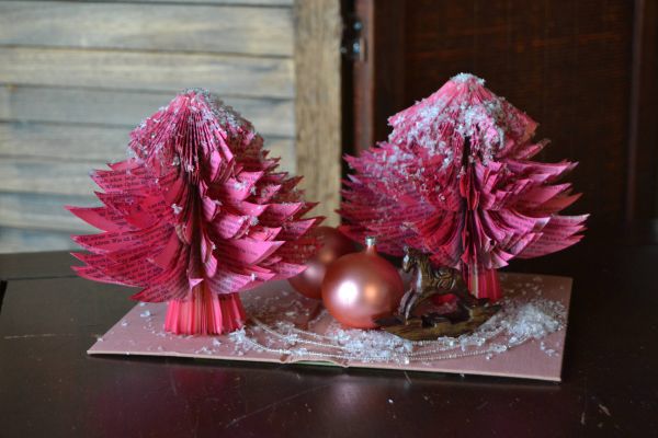 Bucher schneiden Buch falten Weihnachtsbaum