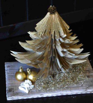 Bucher schneiden Buch falten Weihnachtsbaum
