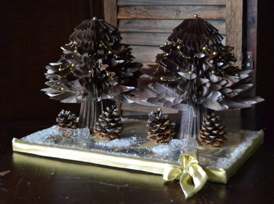 Bucher schneiden Buch falten Weihnachtsbaum