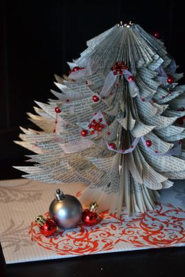Bucher schneiden Buch falten Weihnachtsbaum