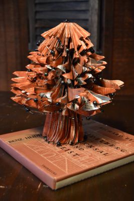 Bucher schneiden Buch falten Weihnachtsbaum