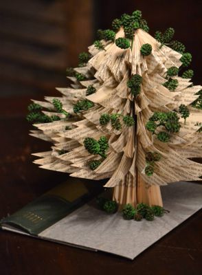 Bucher schneiden Buch falten Weihnachtsbaum