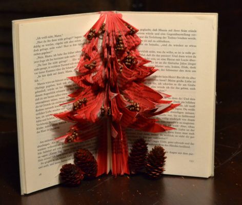 Bucher schneiden Buch falten Weihnachtsbaum