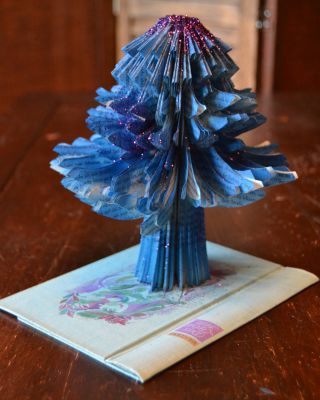 Bucher schneiden Buch falten Weihnachtsbaum