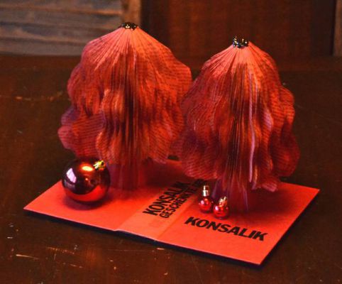 Bucher schneiden Buch falten Weihnachtsbaum