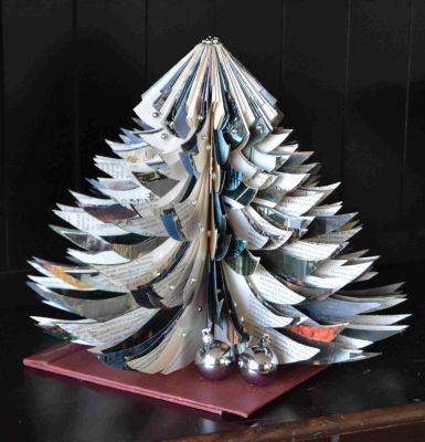 Bucher schneiden Buch falten Weihnachtsbaum