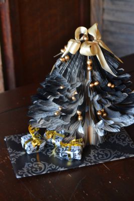 Bucher schneiden Buch falten Weihnachtsbaum
