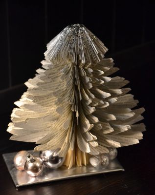 Bucher schneiden Buch falten Weihnachtsbaum